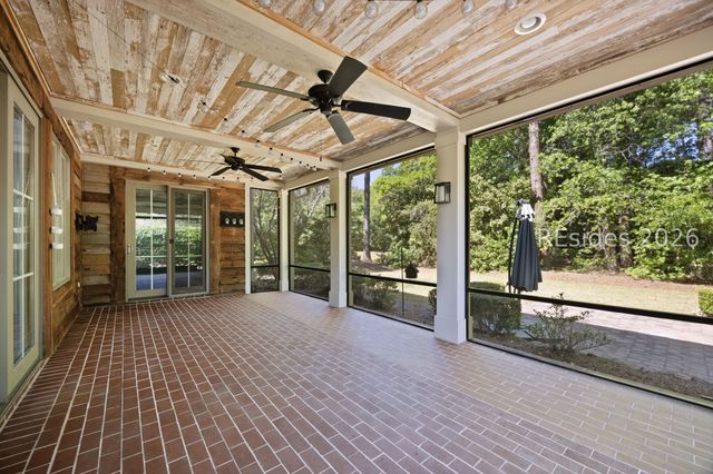 10 Manor Court Ln, Hilton Head Island, SC 29926