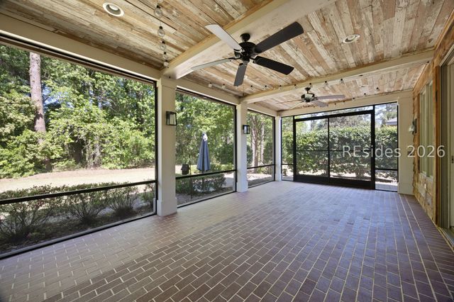 10 Manor Court Ln, Hilton Head Island, SC 29926
