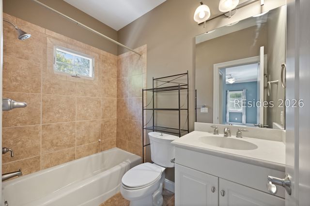 10 Manor Court Ln, Hilton Head Island, SC 29926