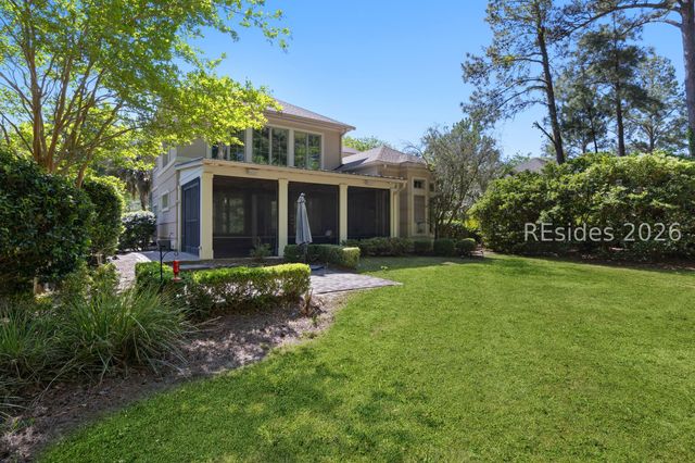 10 Manor Court Ln, Hilton Head Island, SC 29926