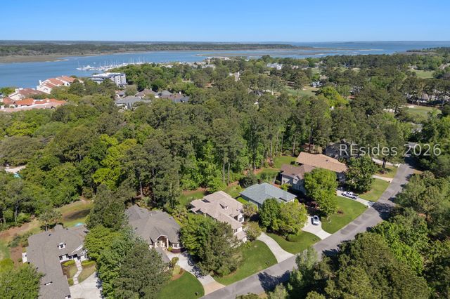 10 Manor Court Ln, Hilton Head Island, SC 29926