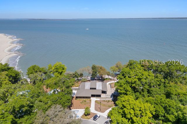 10 Manor Court Ln, Hilton Head Island, SC 29926