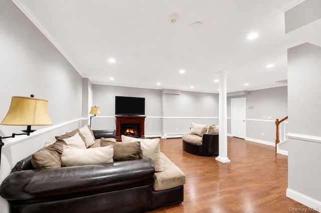 9 Tyler Court, Mahopac, NY 10541