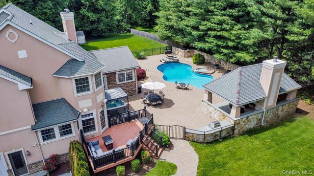 9 Tyler Court, Mahopac, NY 10541