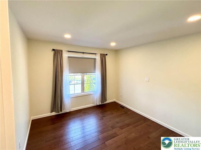 1319 MOHR Circle, Lower Macungie Twp, PA 18062