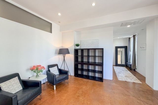 36 A St 3A, Boston, MA 02127