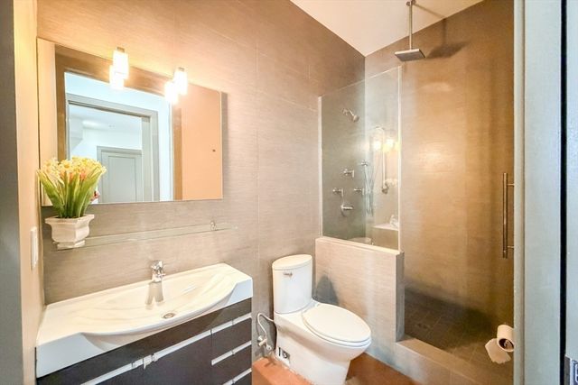 36 A St 3A, Boston, MA 02127