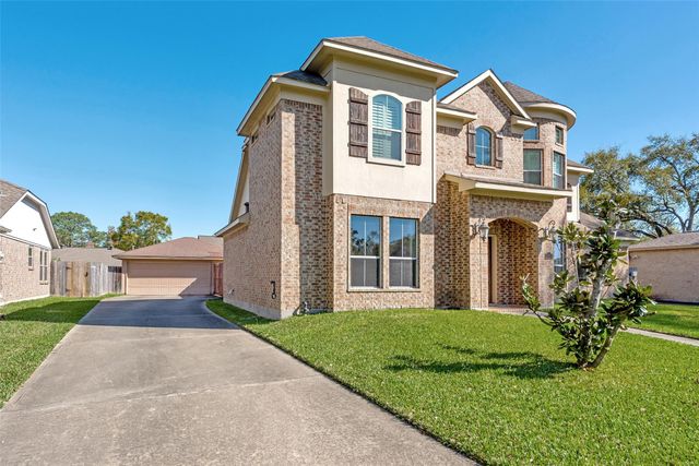 15811 Crestbrook Drive, Houston, TX 77059
