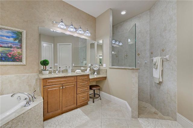 967 Tivoli DR, Naples, FL 34104