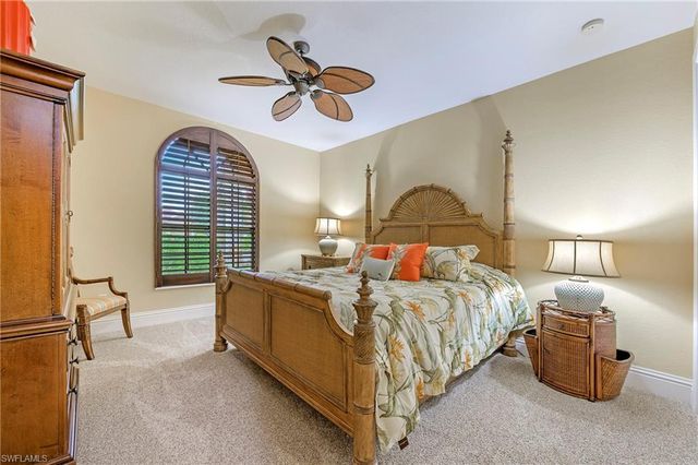 967 Tivoli DR, Naples, FL 34104