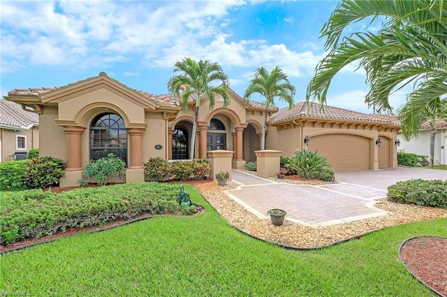 967 Tivoli DR, Naples, FL 34104