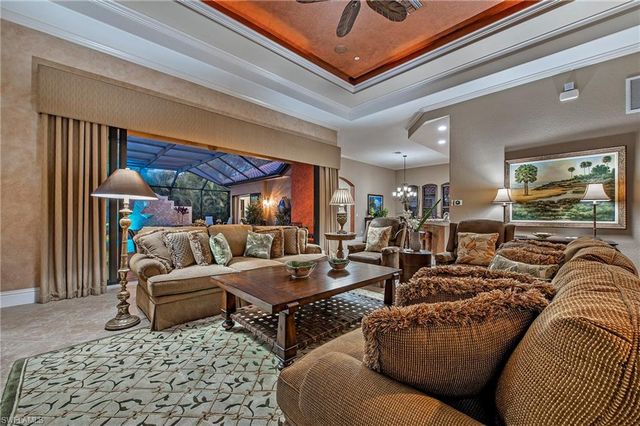 967 Tivoli DR, Naples, FL 34104