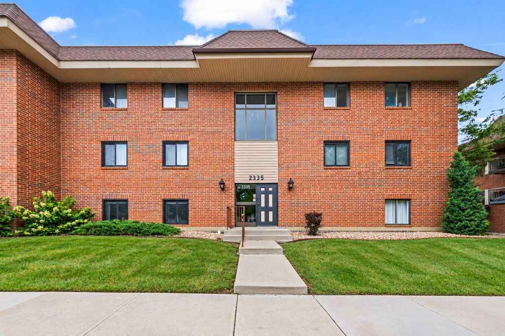 2335 S Main Street 3A, Lombard, IL 60148