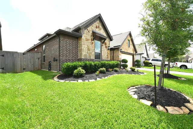 14011 Lago Creek Court, Rosharon, TX 77583