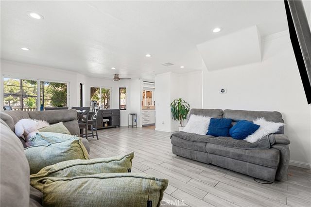 11837 Hunnewell, Sylmar, CA 91342