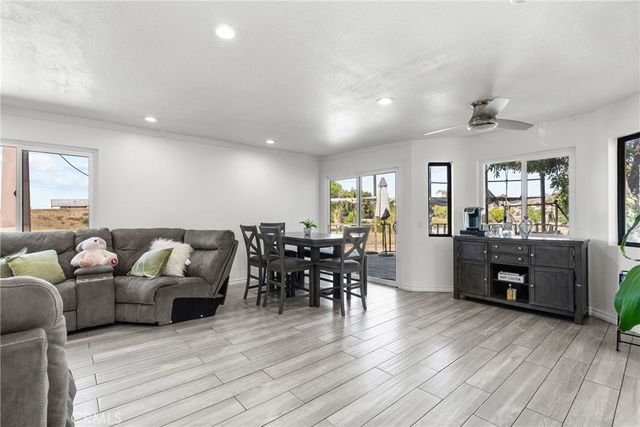 11837 Hunnewell, Sylmar, CA 91342