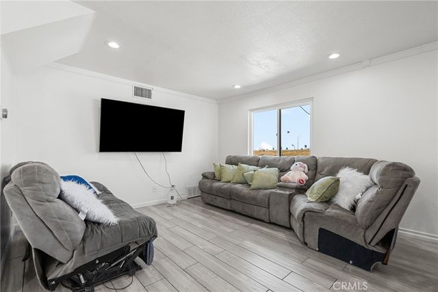 11837 Hunnewell, Sylmar, CA 91342