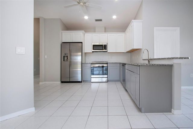 9590 KNIGHTSBRIDGE CIRCLE, Sarasota, FL 34238