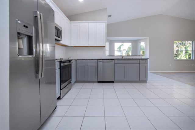 9590 KNIGHTSBRIDGE CIRCLE, Sarasota, FL 34238