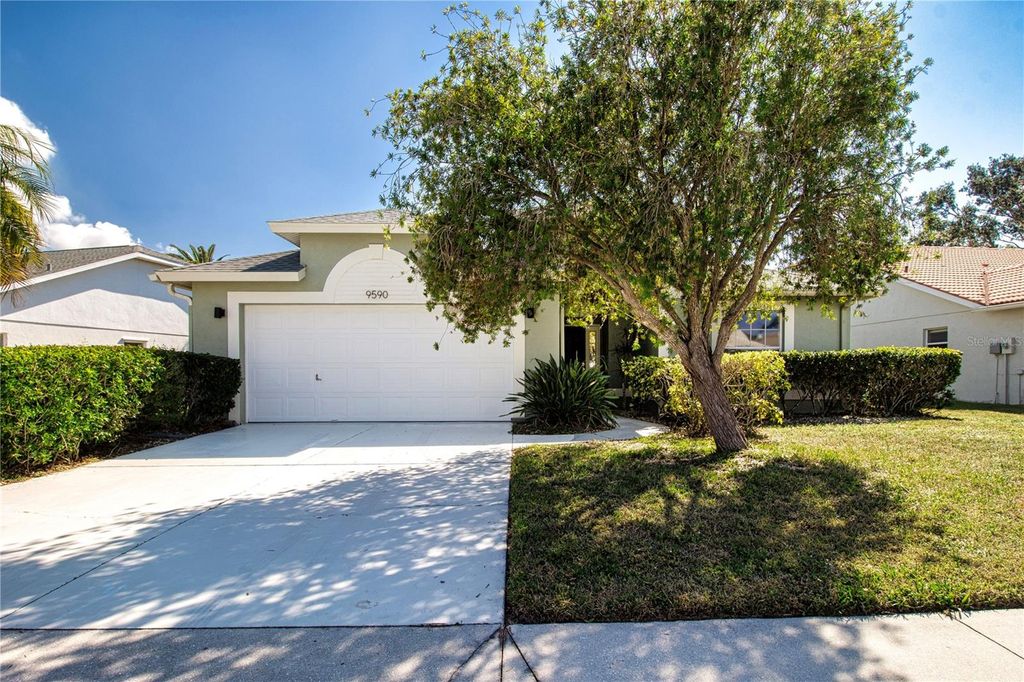 9590 KNIGHTSBRIDGE CIRCLE, Sarasota, FL 34238