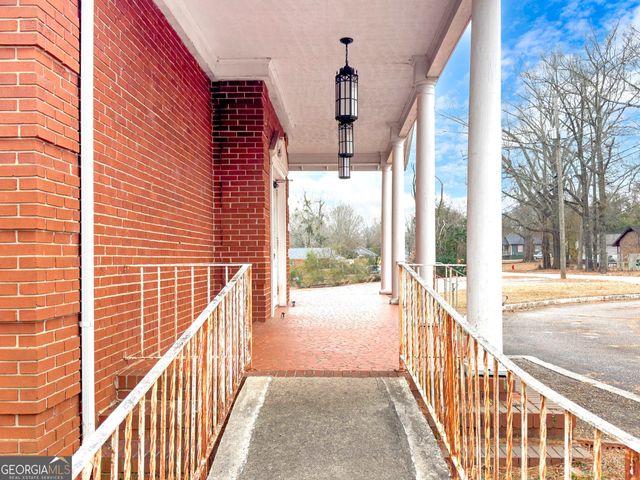 330 N 16th Street, Griffin, GA 30223