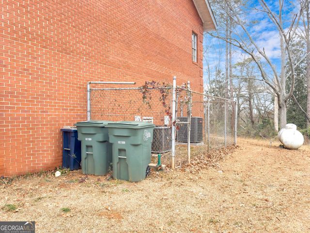 330 N 16th Street, Griffin, GA 30223