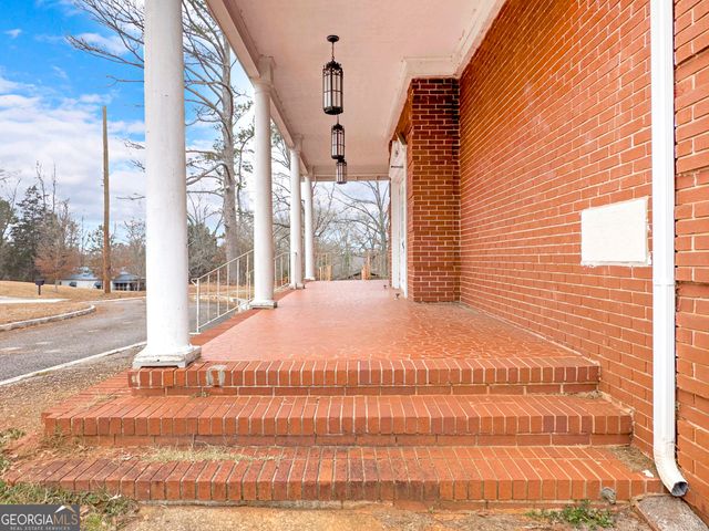330 N 16th Street, Griffin, GA 30223