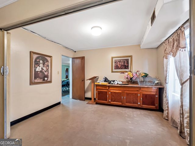 330 N 16th Street, Griffin, GA 30223