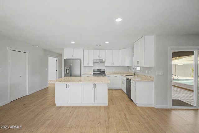 1969 E DUKE Drive, Tempe, AZ 85283