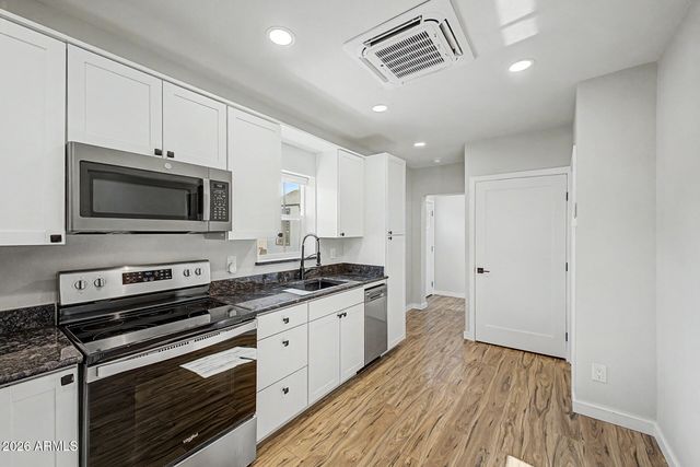 1969 E DUKE Drive, Tempe, AZ 85283