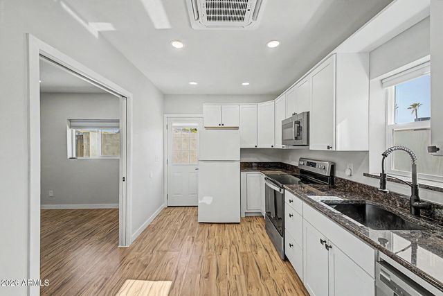 1969 E DUKE Drive, Tempe, AZ 85283