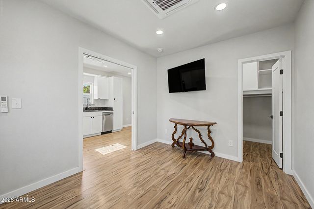 1969 E DUKE Drive, Tempe, AZ 85283