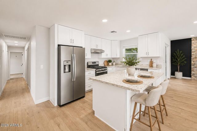 1969 E DUKE Drive, Tempe, AZ 85283