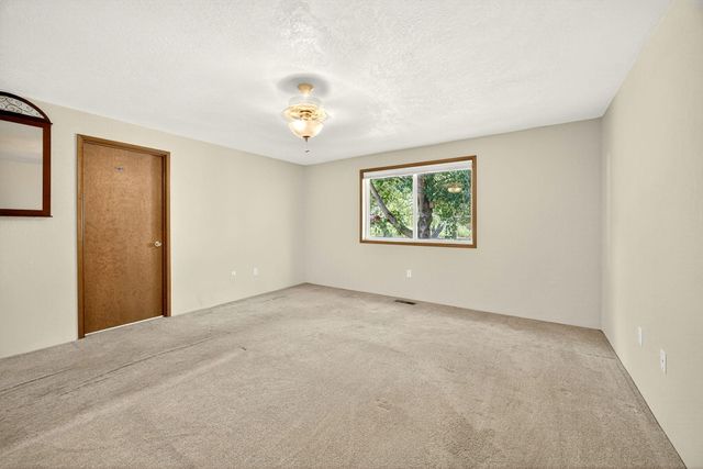110 Freshwater Drive, Phoenix, OR 97535