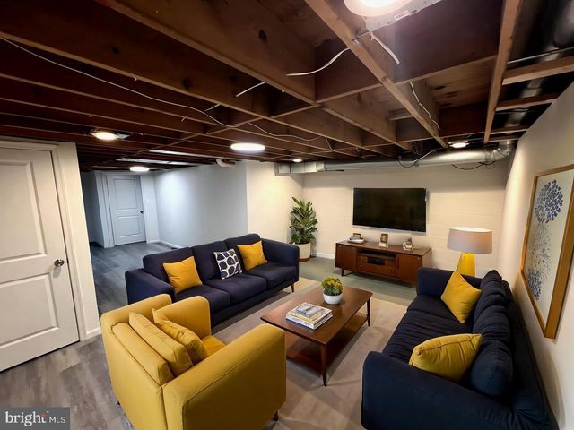 407 EAGLE RD, Wayne, PA 19087