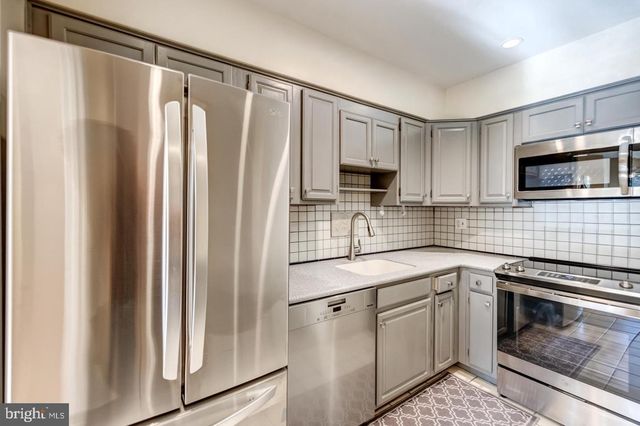 407 EAGLE RD, Wayne, PA 19087