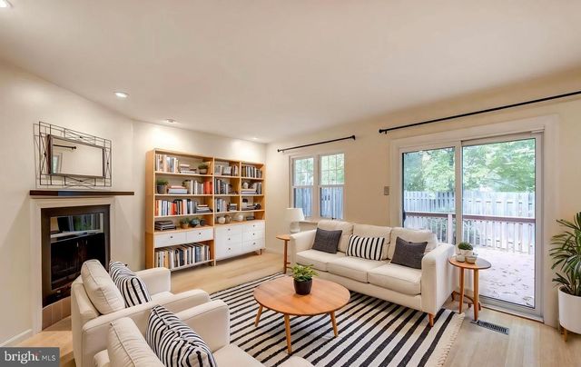 407 EAGLE RD, Wayne, PA 19087