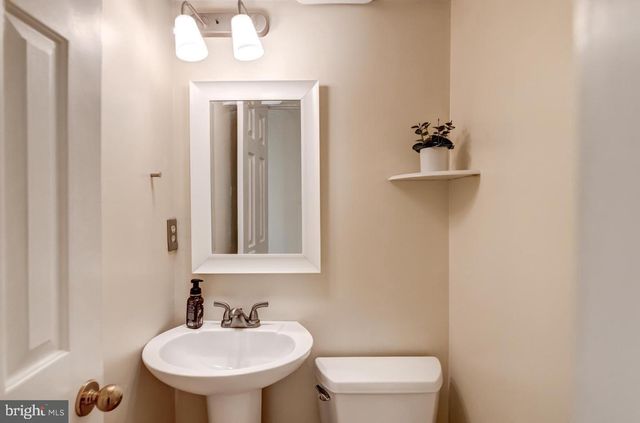 407 EAGLE RD, Wayne, PA 19087