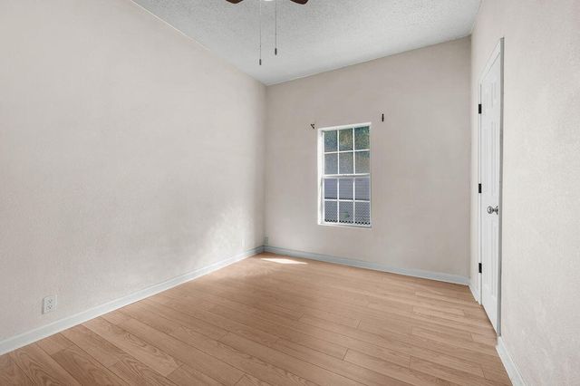 721 N Texas St, Deridder, LA 70634