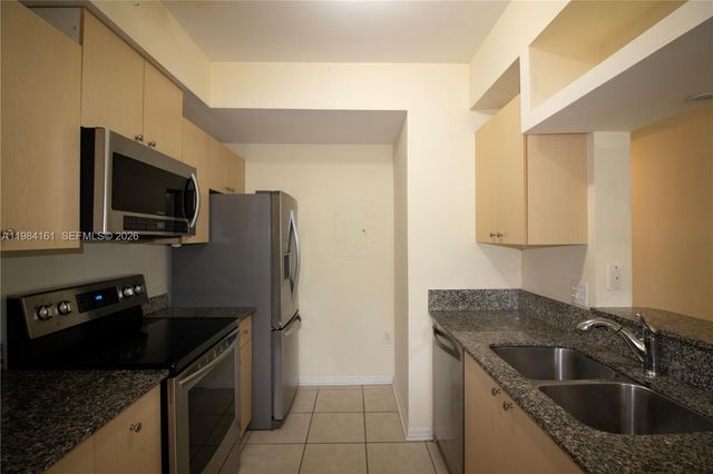 2469 Centergate Dr 204, Miramar, FL 33025