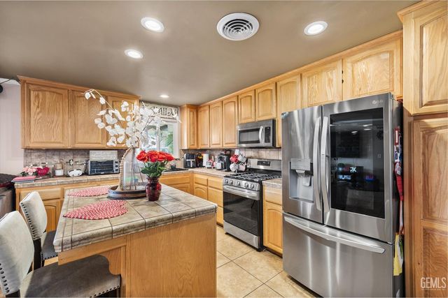 10409 Lonon Avenue, Bakersfield, CA 93312