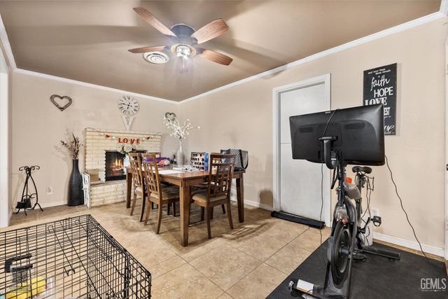 10409 Lonon Avenue, Bakersfield, CA 93312