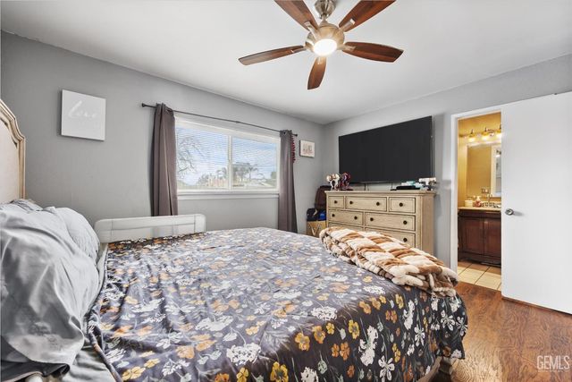 10409 Lonon Avenue, Bakersfield, CA 93312