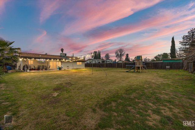 10409 Lonon Avenue, Bakersfield, CA 93312