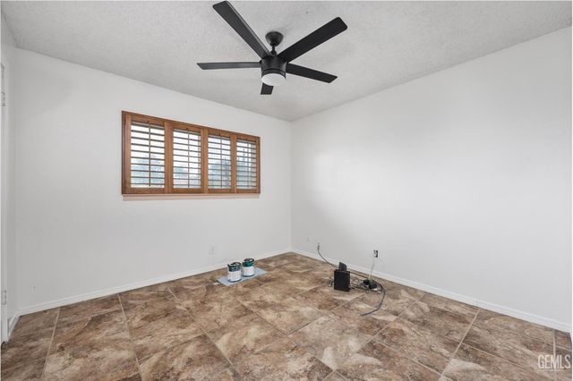 10409 Lonon Avenue, Bakersfield, CA 93312