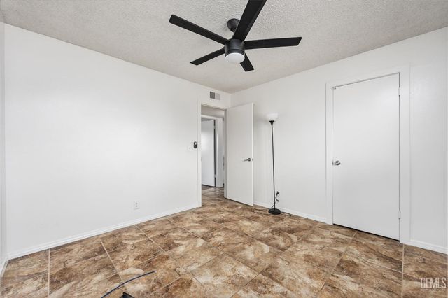 10409 Lonon Avenue, Bakersfield, CA 93312