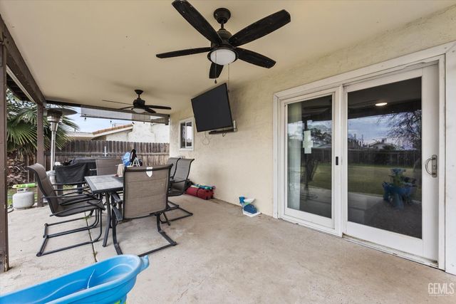 10409 Lonon Avenue, Bakersfield, CA 93312