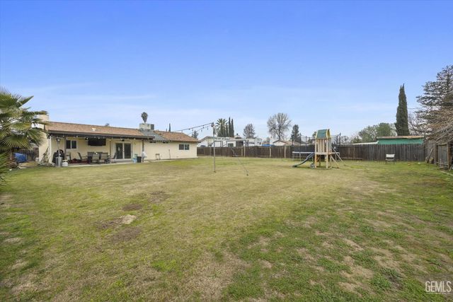 10409 Lonon Avenue, Bakersfield, CA 93312