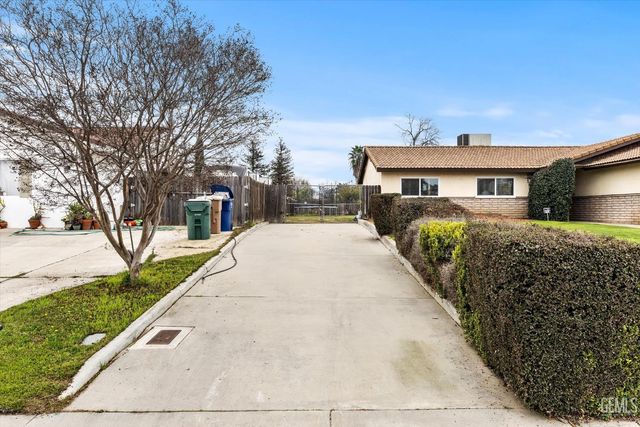 10409 Lonon Avenue, Bakersfield, CA 93312