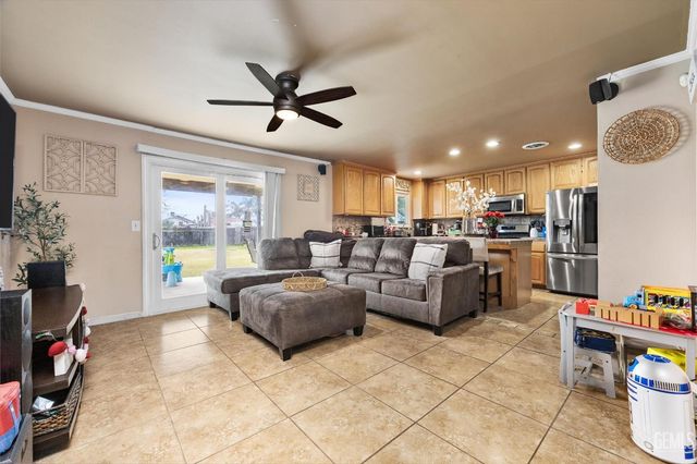 10409 Lonon Avenue, Bakersfield, CA 93312